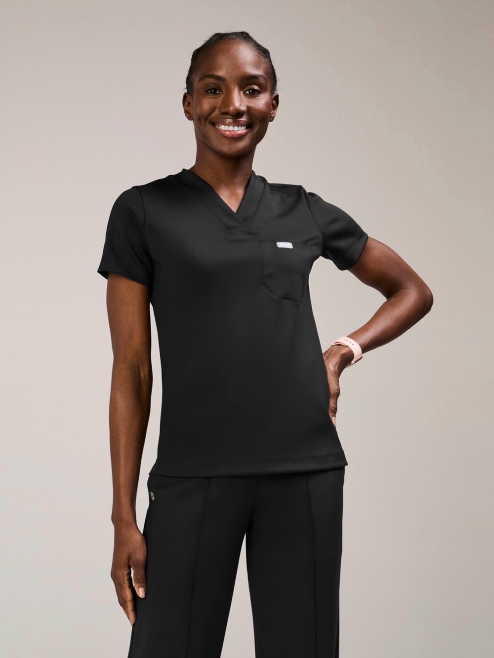 NWT - FIGS Women’s Sona FORMx Slim V-Neck Scrub Top - Black - Size Small